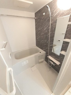 【浴室】 | フィオーレ降松Ｙ | 落ち着いた空間のお風呂です