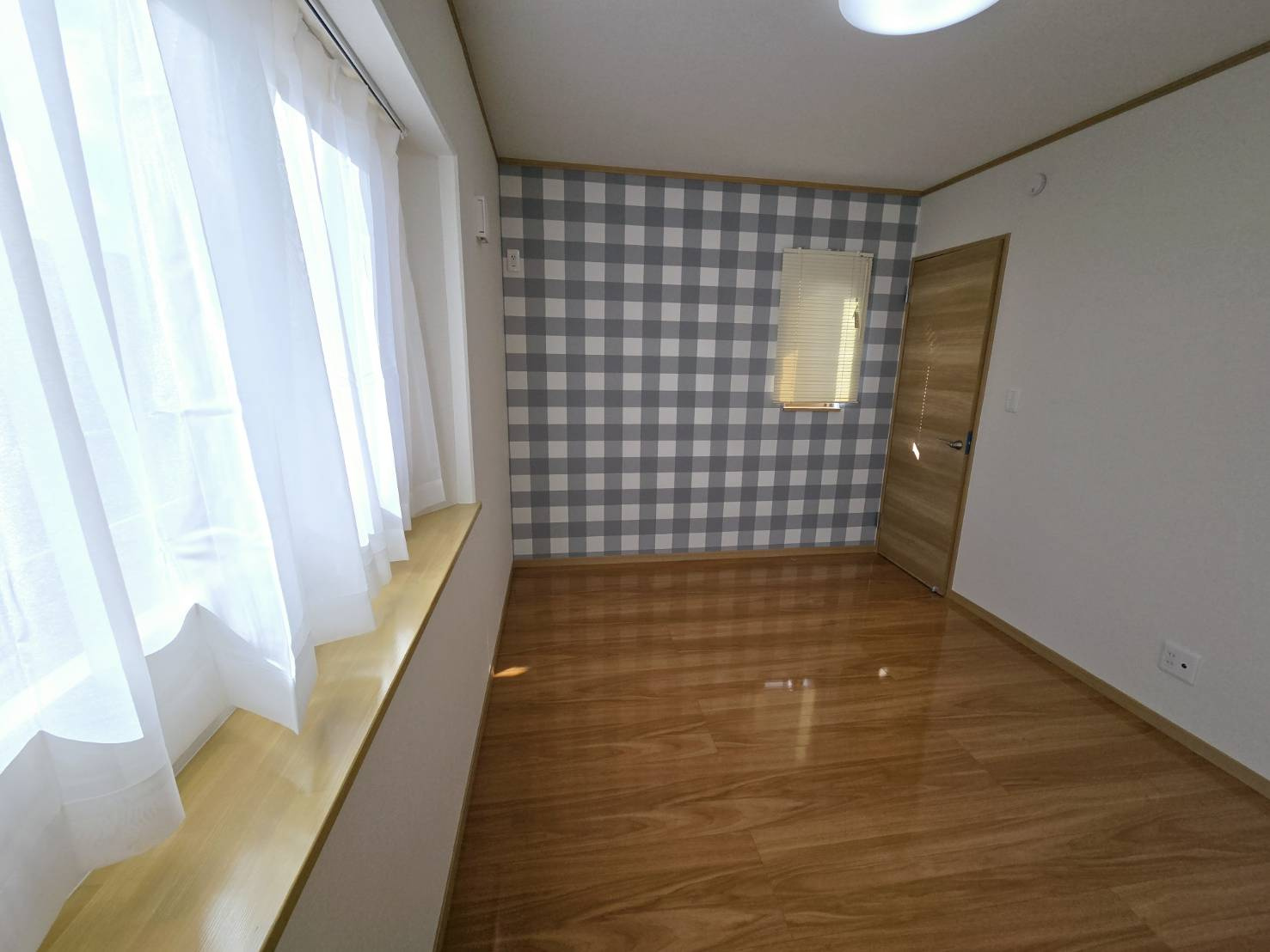 八戸市大字白銀町字白浜道の洋室