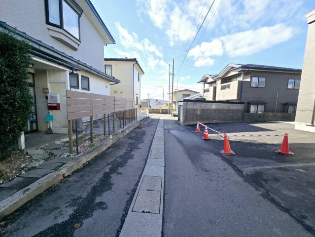 八戸市大字白銀町字白浜道の前面道路含む現地写真