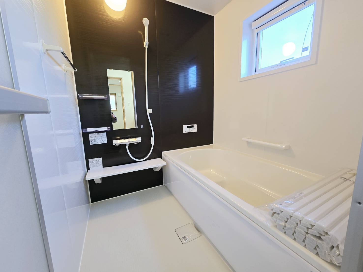 八戸市大字白銀町字白浜道の浴室