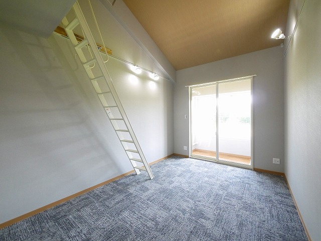 ニシダコーポ　西ノ京の居間・リビング