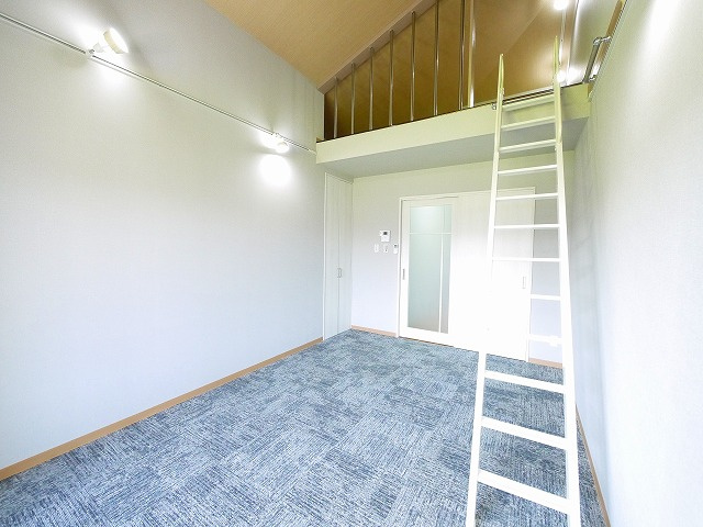 ニシダコーポ　西ノ京の洋室