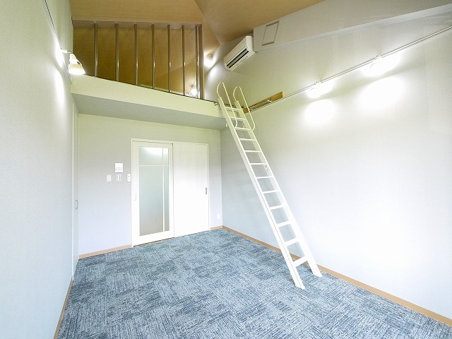 ニシダコーポ　西ノ京の洋室