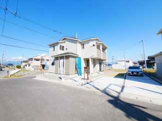 【外観】 | 甲府市中町 オール電化新築全2棟1号棟 北西角地 車3台 随時ご見学可能です。