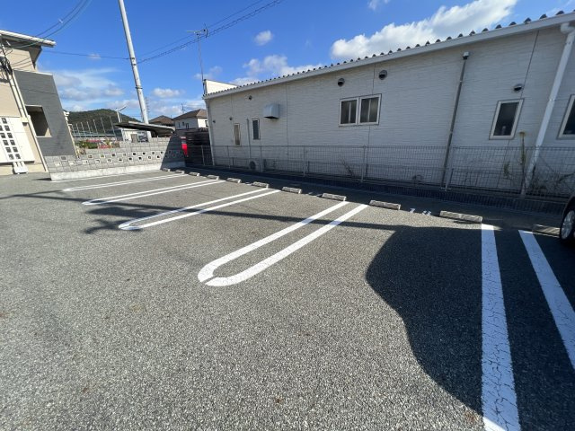 スカイ・ガーデンズの駐車場