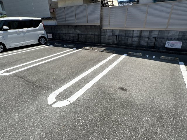 ラッフィナート・リアン城北Ｂの駐車場