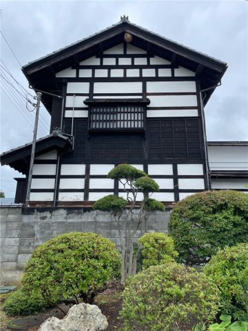 米沢市門東町１丁目　２階建て中古住宅の外観