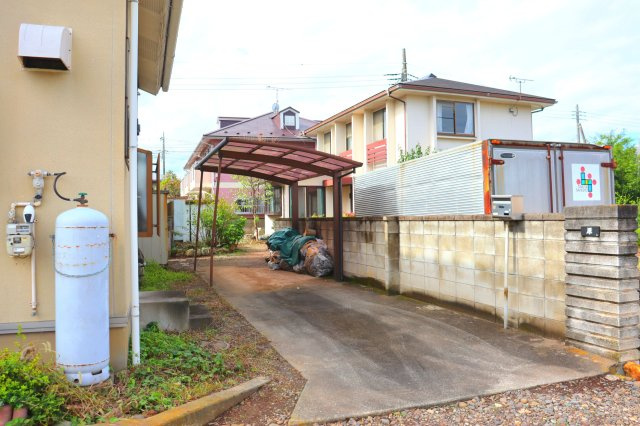 下佐野町700-10の駐車場