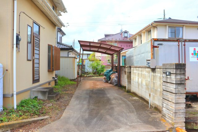 下佐野町700-10の駐車場