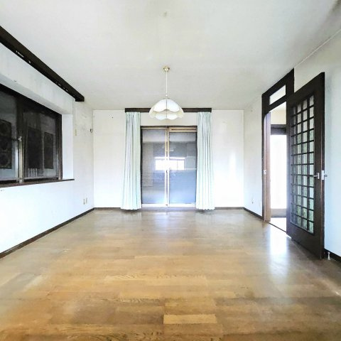 下佐野町700-10の居間・リビング