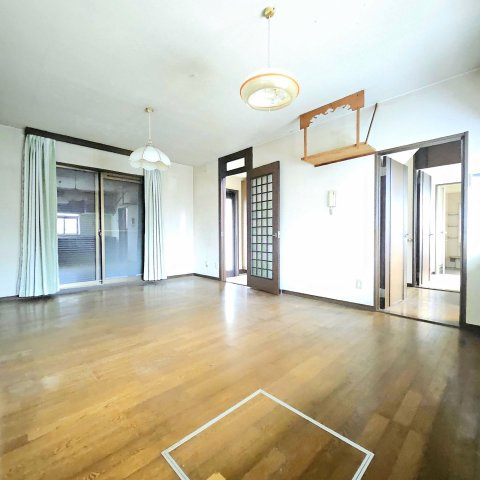 下佐野町700-10の居間・リビング