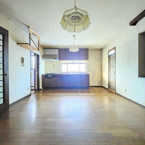 下佐野町700-10の居間・リビング