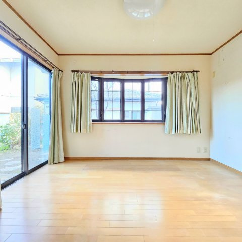 下佐野町700-10の洋室