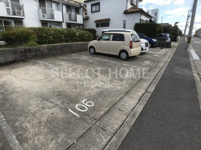 【駐車場】 | コーポれう | 駐車場があるので、車を買う予定の方も安心です