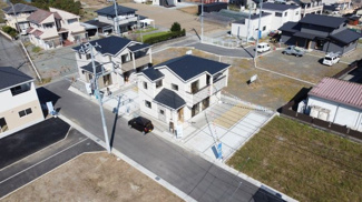 【外観】 | 新築住宅が建ち並ぶ新しい街です。