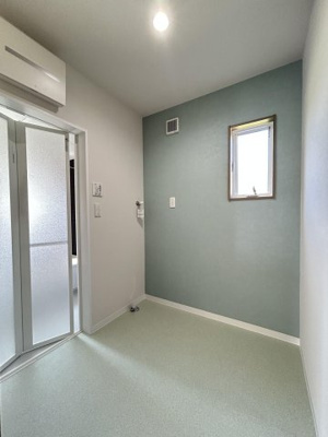 【ランドリースペース】 | 神田町モデルハウス | 脱衣所兼ランドリールームは洗濯物が広々干せて雨でも安心です！