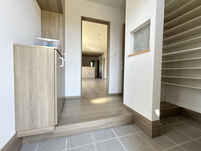 【玄関】 | 神田町モデルハウス | 導線重視のウォークスルーの玄関を採用！！