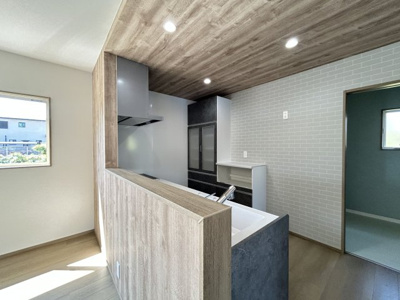 【キッチン】 | 神田町モデルハウス | 折下げ天井を採用したおしゃれなカウンターキッチン！！