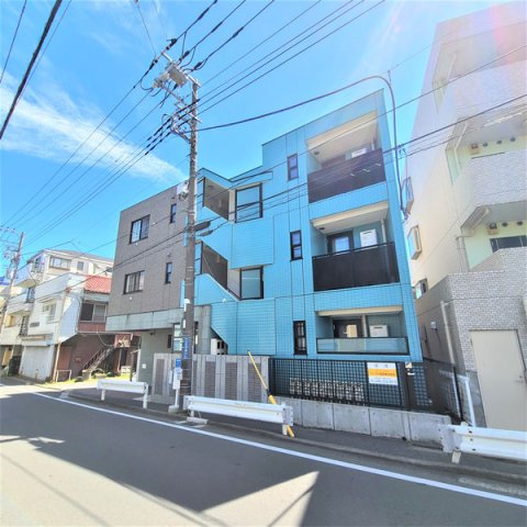 メゾンドゥファミーユ大倉山の外観