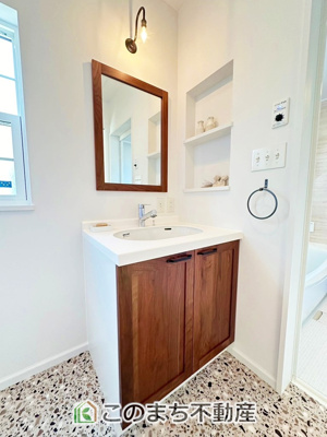 【独立洗面台】 | 宇都宮市針ヶ谷町Ⅰモデルハウス | 毎日使う場所だから、機能的で使いやすさに配慮したパウダールーム。
