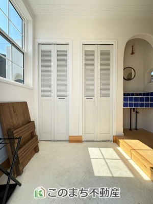 【玄関】 | 宇都宮市針ヶ谷町Ⅰモデルハウス | 広々とした玄関スペース♪たくさんの靴を収納できる下駄箱もございます。
