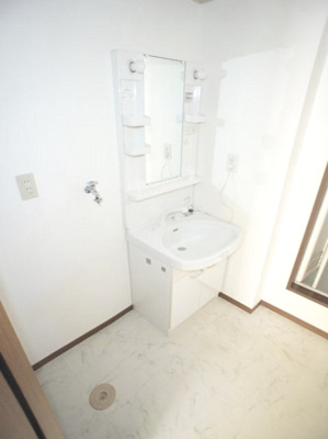 【独立洗面台】 | ラフォーレ・ファインA | 洗髪洗面化粧台と洗濯機置き場があります♪