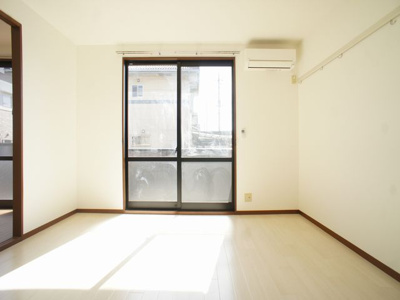 【居間・リビング】 | ラフォーレ・ファインA | ゆったりできるリビングです♪