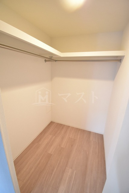 セレニテ堺筋本町プリエの収納