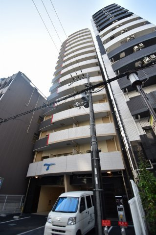 セレニテ堺筋本町プリエの外観