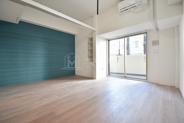 セレニテ堺筋本町プリエの居間・リビング