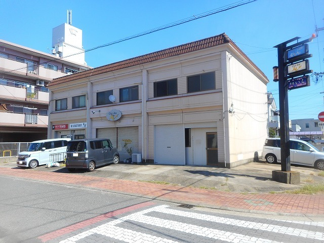 宝神住居付店舗の外観