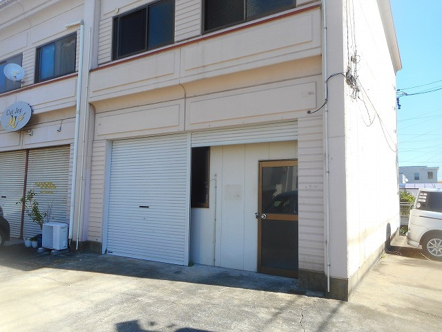 宝神住居付店舗の外観