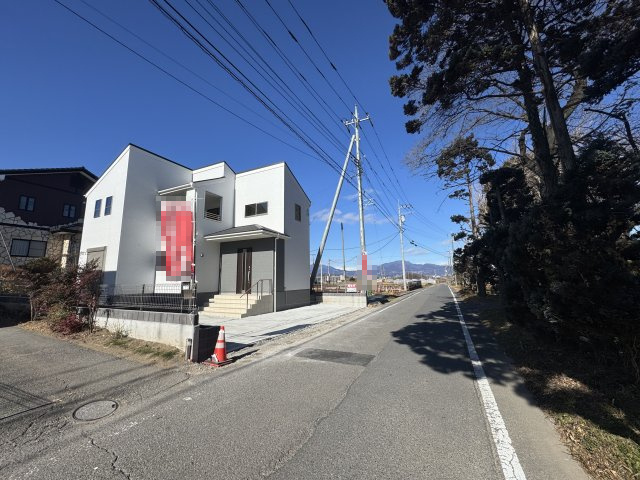 新築　北群馬郡吉岡町大久保第8　Livele Garden.S　１号棟の前面道路含む現地写真|現地写真　東側接道幅員約6.1ｍ