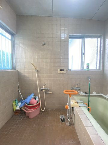 【浴室】 | 北区四方寄町 | ☆2面採光で明るいお風呂場です☆