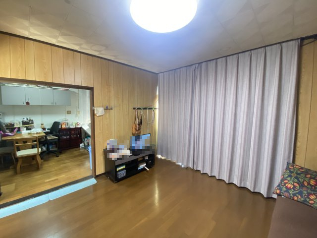 【居間・リビング】 | 熊本市北区四方寄町 | ☆大きな窓からの採光もあり快適に過ごせます☆