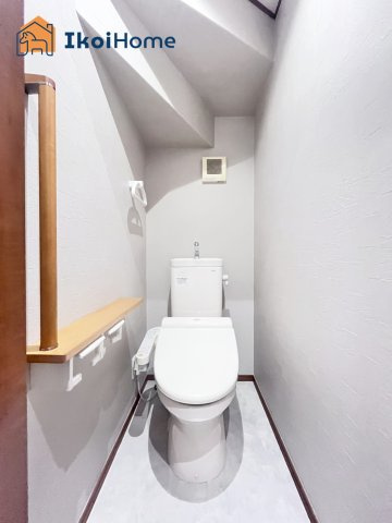 神戸市西区玉津町今津　中古一戸建のトイレ|【ホームページに現地動画掲載中】●年中無休：当日予約可●1階・2階ウォッシュレット付のお手洗いです