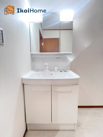 神戸市西区玉津町今津　中古一戸建の洗面所|【ホームページに現地動画掲載中】●年中無休：当日予約可●洗面台はリフォームで新調されております。