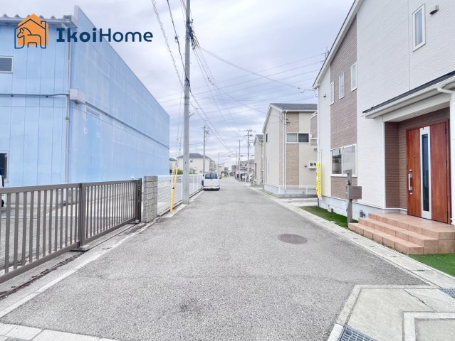 神戸市西区玉津町今津　中古一戸建の前面道路含む現地写真|【ホームページに現地動画掲載中】●年中無休：当日予約可●前面道路広く約6ｍでゆったり！