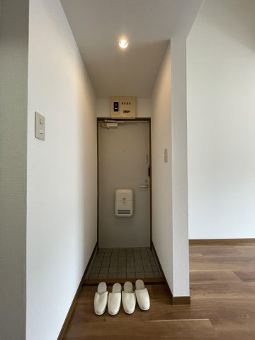 【玄関】 | シャイナハイム | 別号室の写真になります。現況優先。
