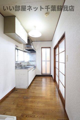 大塚荘のキッチン|お料理しやすいキッチンです