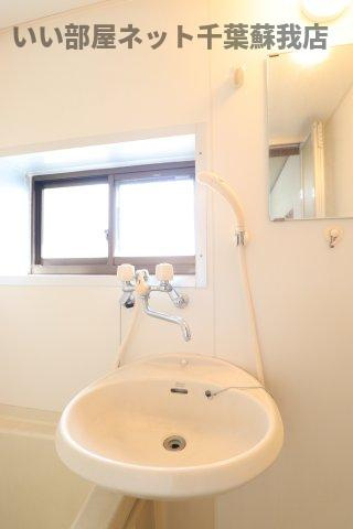 大塚荘の洗面所|忙しい朝には欠かせない洗面所です