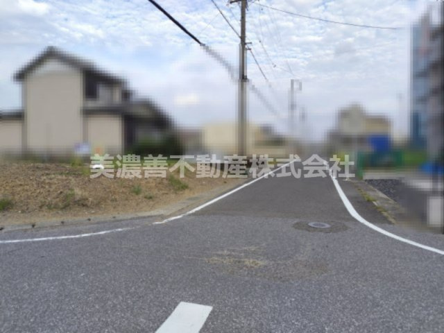 ６４１０２　瑞穂市馬場上光町2丁目土地の前面道路含む現地写真
