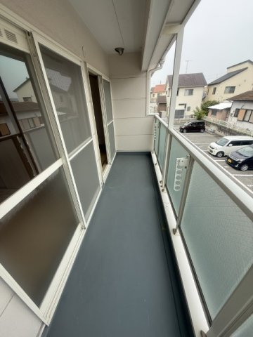 サニーコートⅡのバルコニー|お洗濯にも便利なバルコニー付き