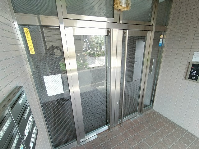 ドゥエル須磨浦のエントランス