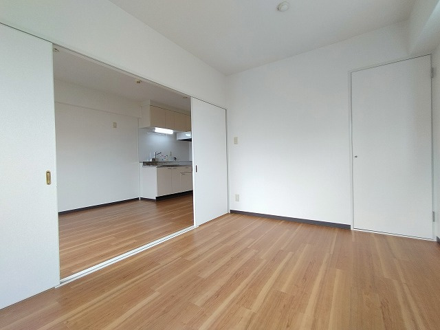 ドゥエル須磨浦の内装|洋室