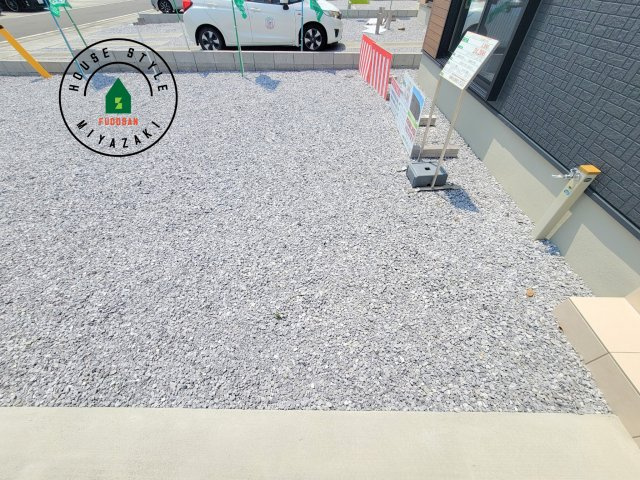 パティオニュータウン北高鍋（16号棟）の庭|お庭で自由な時間を過ごせます。