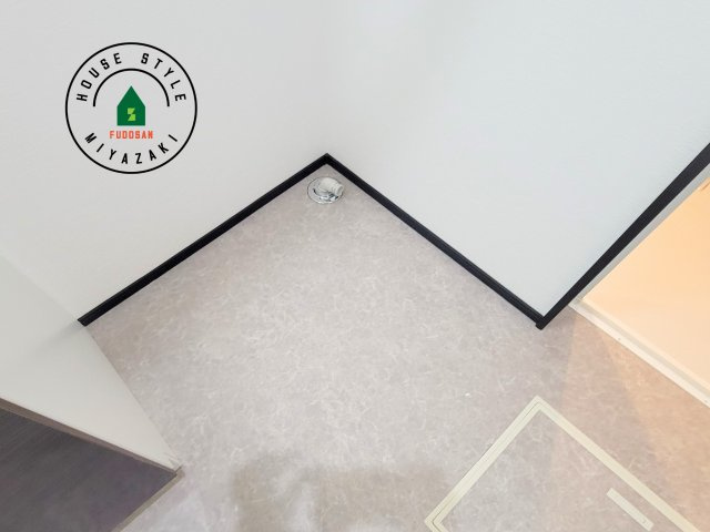 パティオニュータウン北高鍋（16号棟）の設備|ランドリースペースとなります。広々して有効的にご使用できます。 