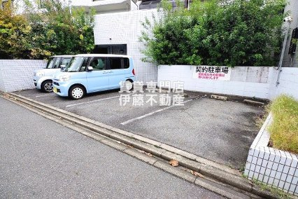 カーサカラカスの駐車場