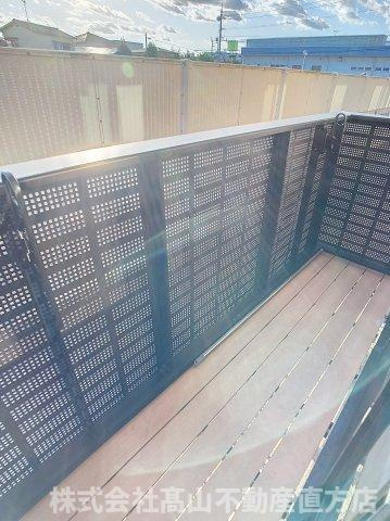 北九州市八幡西区大字楠橋のアパートのバルコニー