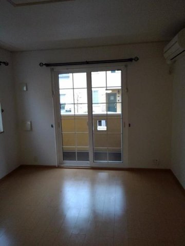 メゾン・ジェルメⅠの居間・リビング|ゆったりとしたリビングです